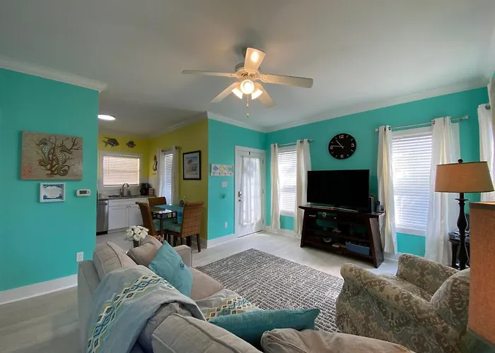 Apartment Purple Parrot 12ad By Pkrm Pensacola